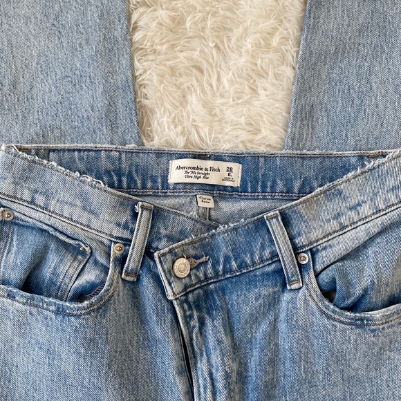 Abercrombie & Fitch Denim - Abercrombie Asymmetrical Waist Jeans
